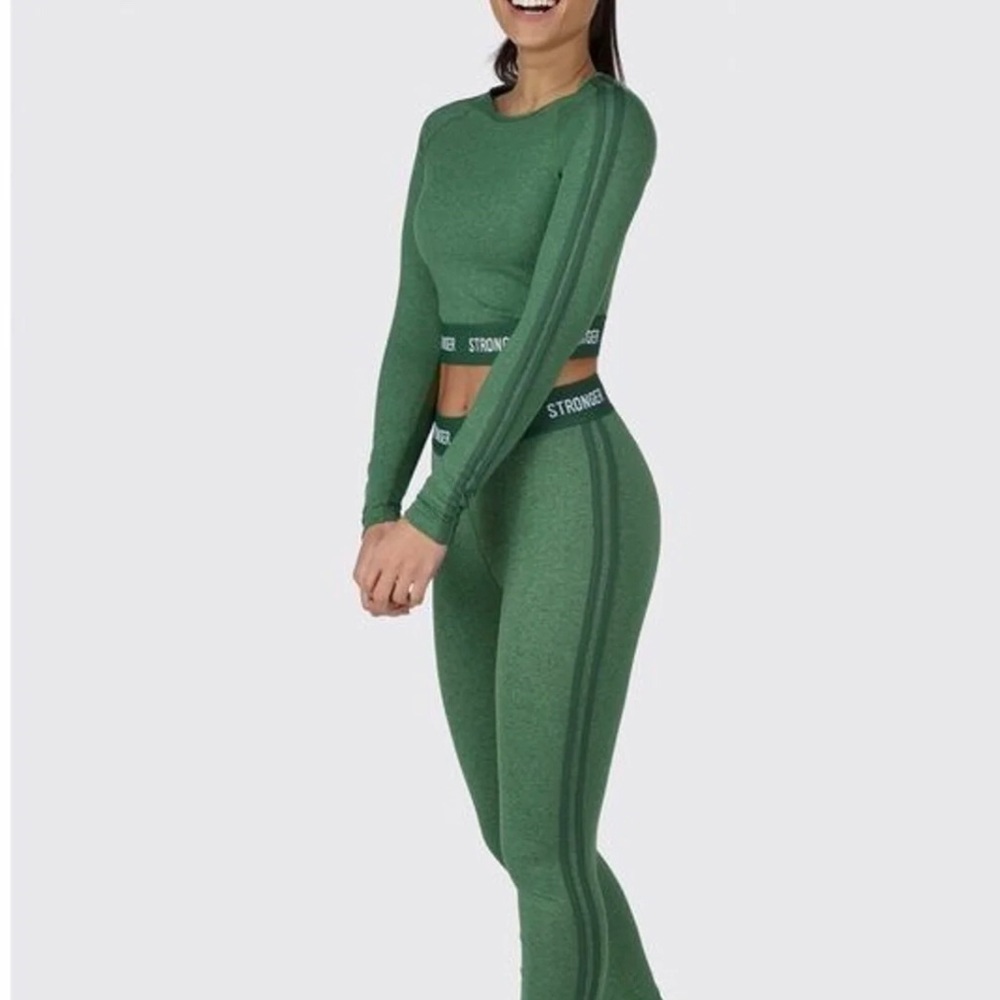 Stronger Two Piece Set DONT ACCEPT OFFER SOLD!